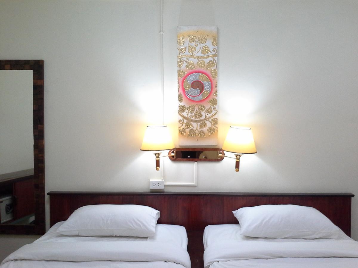 Bc Guesthouse Banglamphu Bangkok Esterno foto