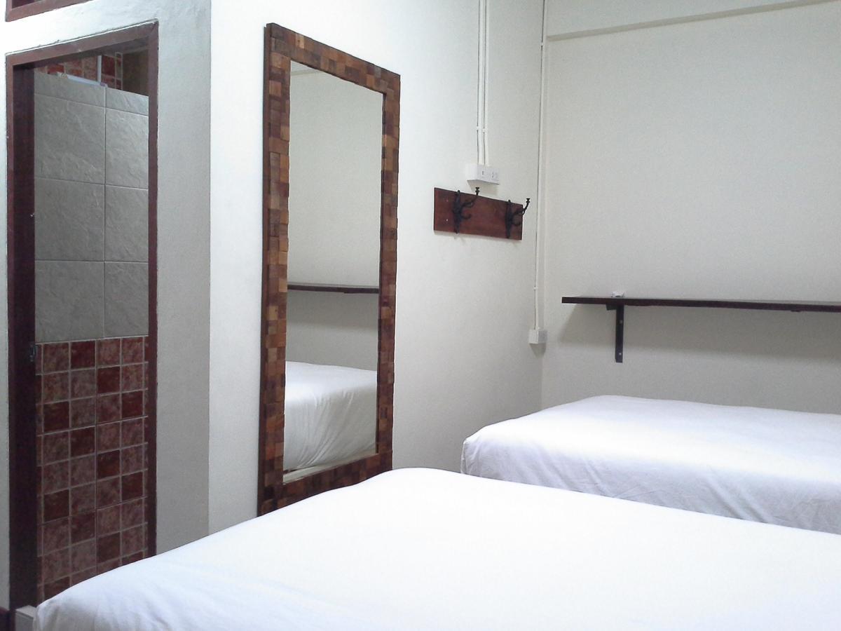 Bc Guesthouse Banglamphu Bangkok Esterno foto