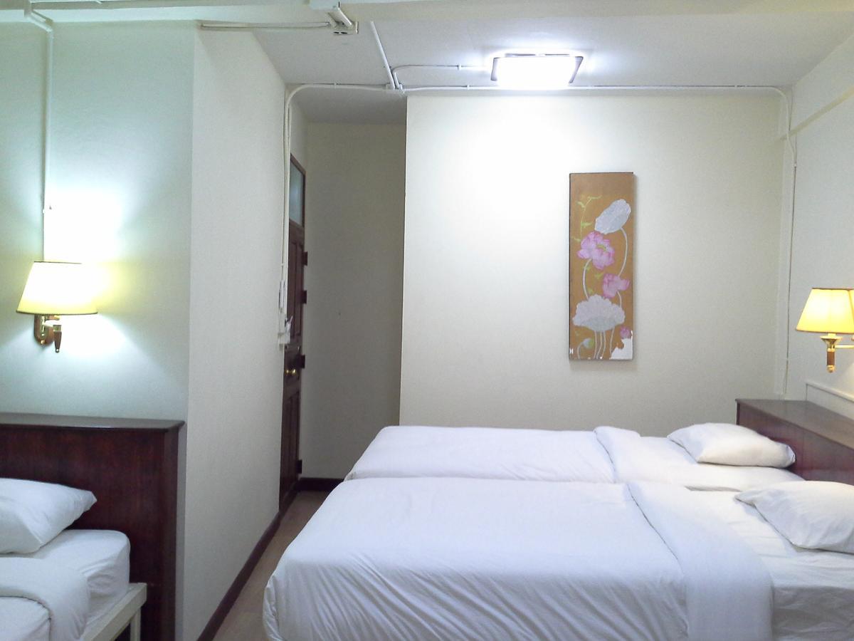 Bc Guesthouse Banglamphu Bangkok Esterno foto
