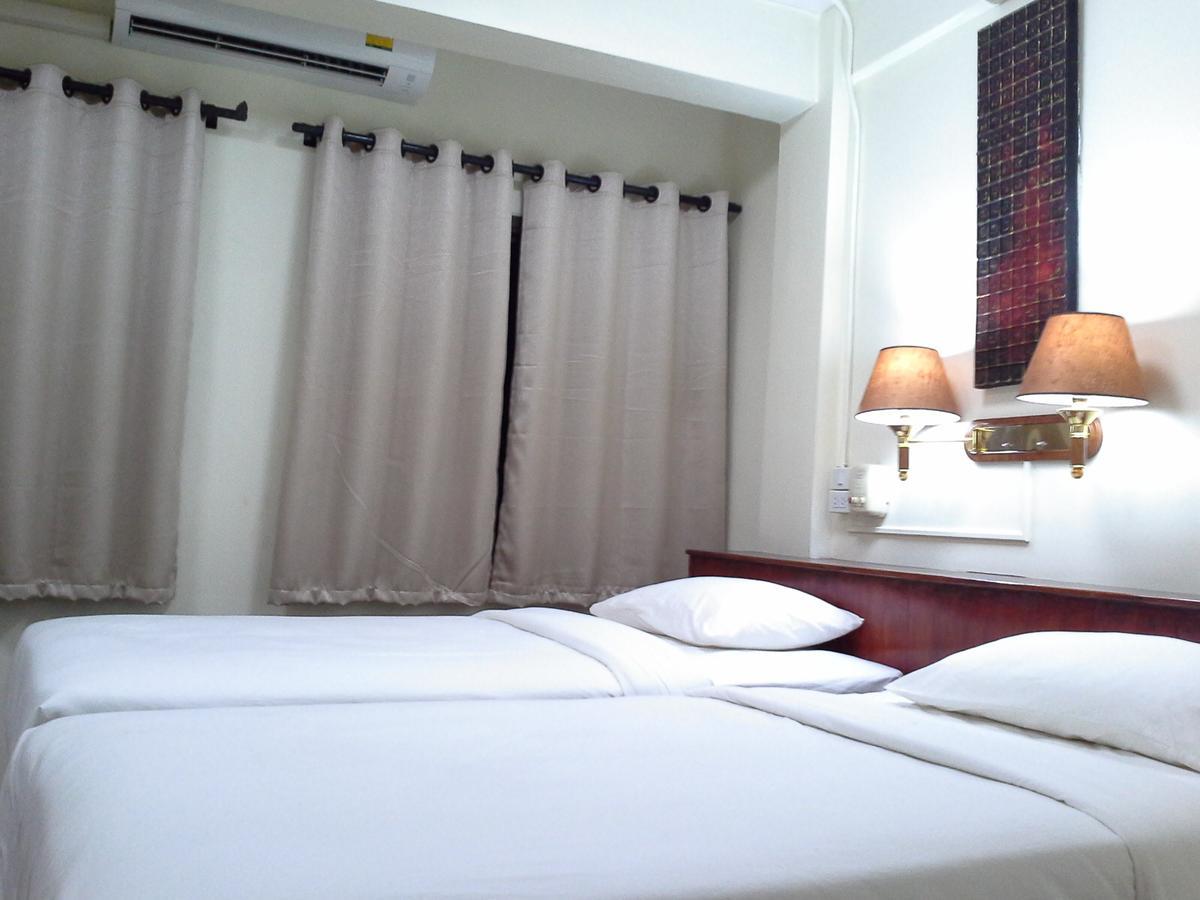 Bc Guesthouse Banglamphu Bangkok Esterno foto